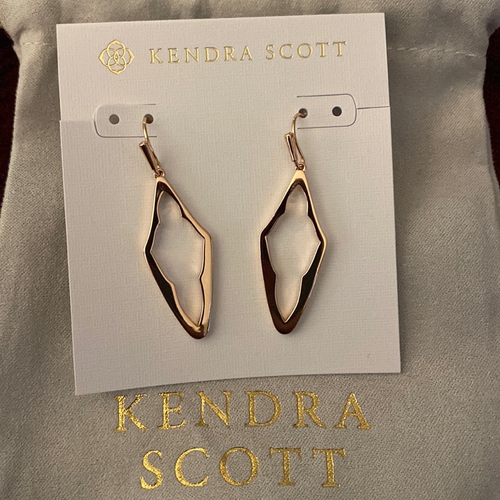 BN Kendra Scott Abbie Earrings in Rose Gold
